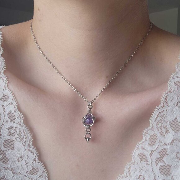 Gothic fairy purple caged pearl necklace with a small silver chain - Picture 2 of 7